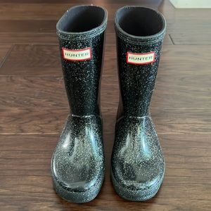 Little Girls size 10 hunter rain boots (black sparkle)